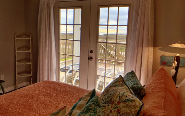 A Silver Lining - 4 Br Home