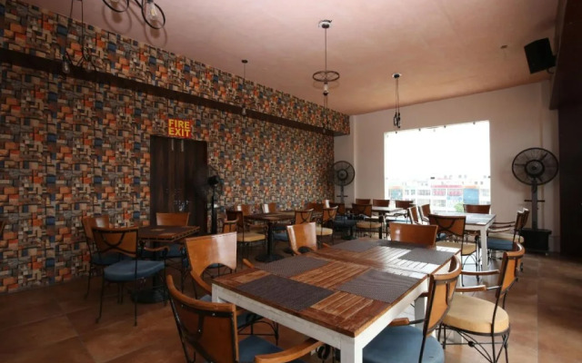 Arista Hotel by OYO Rooms