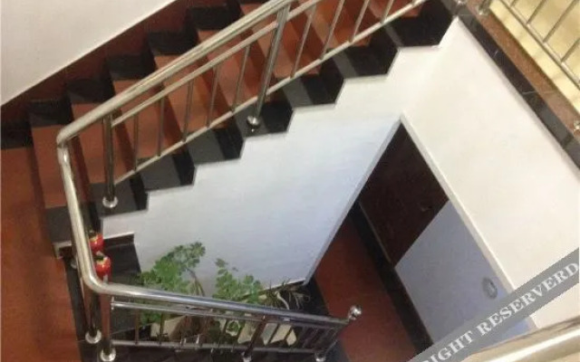 Qingdao Warm Express Hotel