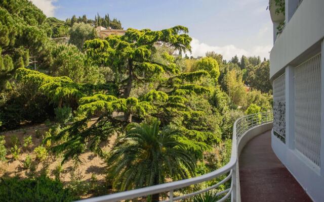 Scenic apartment in Cannes with private terrace