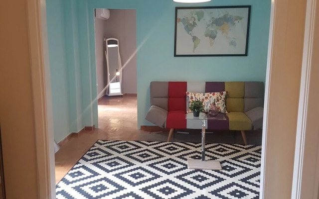 Ambelokipi. Spacious Sunny Apartment