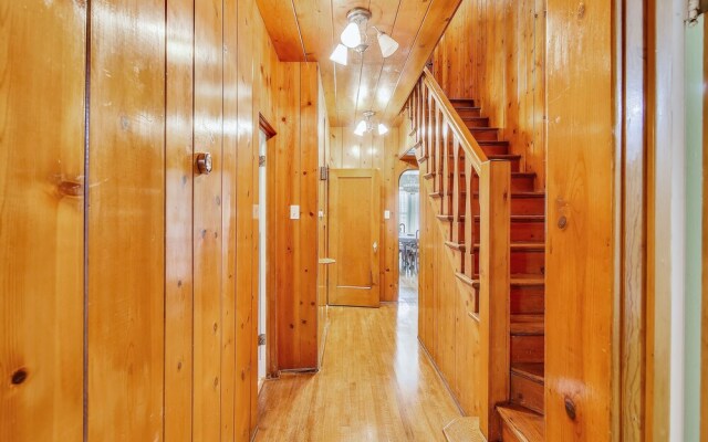 Crockett Retreat 4 Bedroom Home