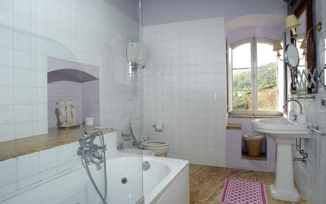 Castello Del Poggiarello Di Stigliano