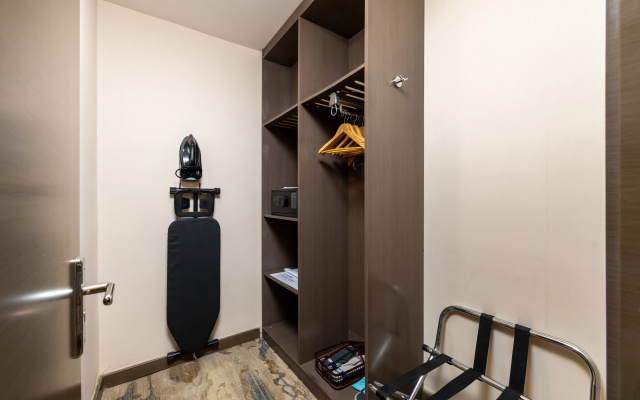 Holiday Inn Express Shenyang North Station by IHG