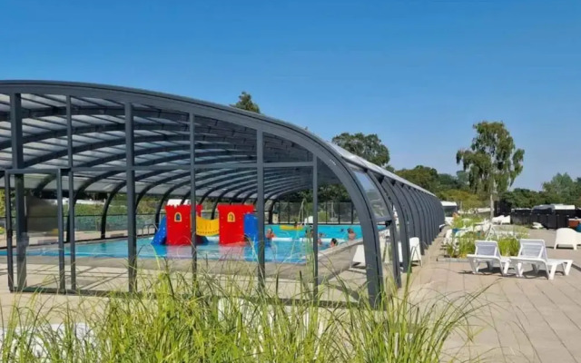 6 Person Holiday Park Home in Malling