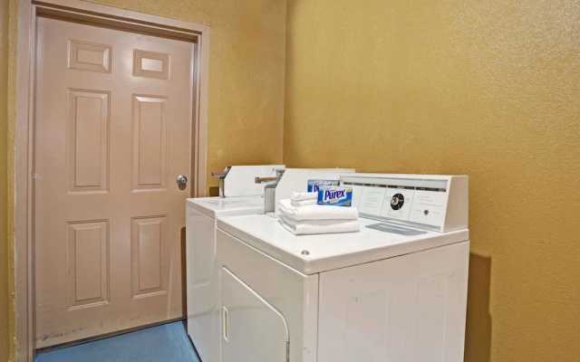 Travelodge Forest Park Atlanta South