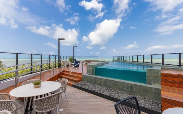 Breeze Residence By Carpediem