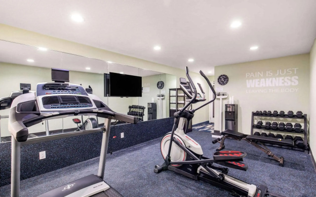 Quality Inn & Suites Plano East - Richardson