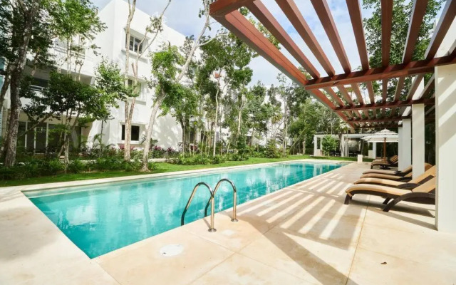 2 Bedroom PH with Rooftop & Jacuzzi in Aldea Zama