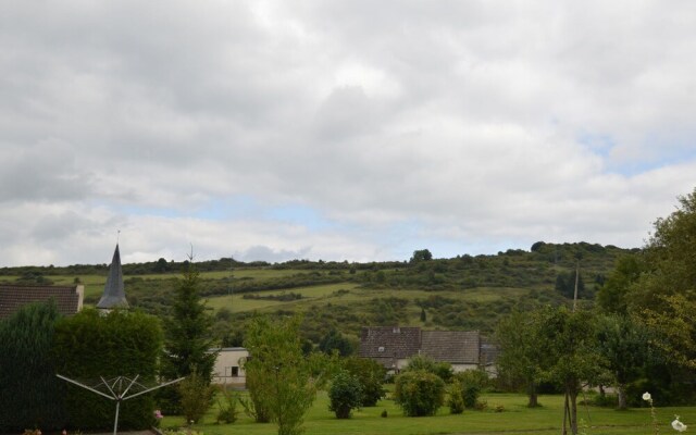 Cozy Holiday Home with Garden in Gees