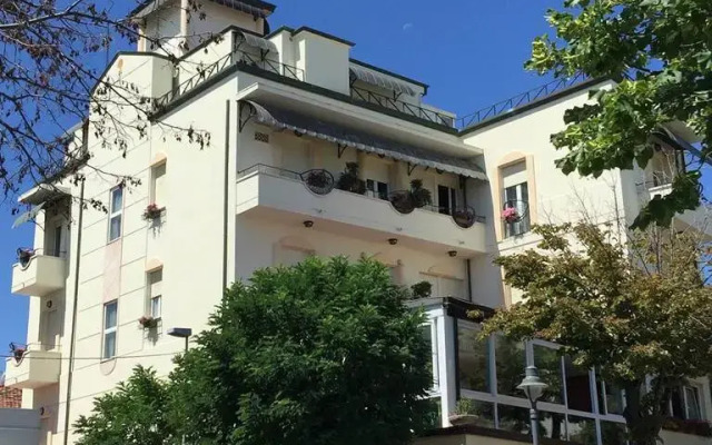 Hotel River
