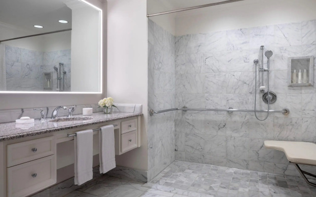 Отель Four Seasons at Westlake Village