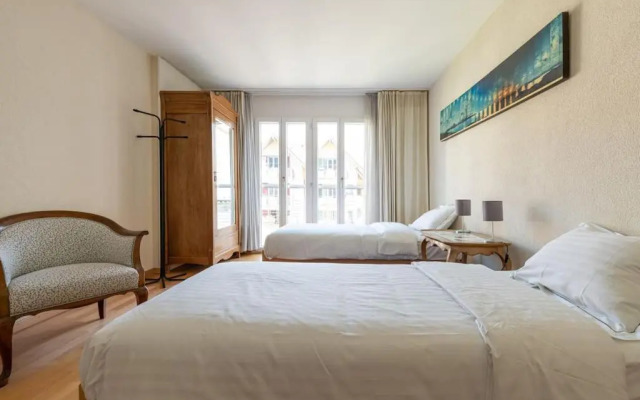 Lakeside Apartment with panoramic view on the lake