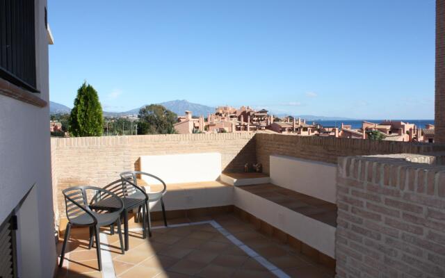 116 - Penthouse with Private Pool near beach