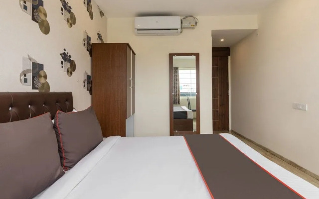 OYO Townhouse 327 C21 Mall