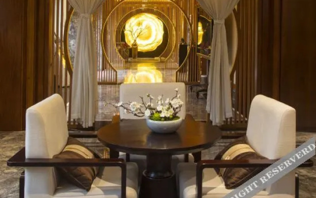 The Jade House · Hongjin