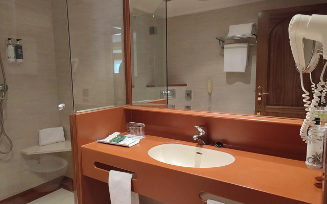 Hotel Sercotel Cuatro Postes