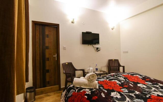 Dhanlaxmi Apartments