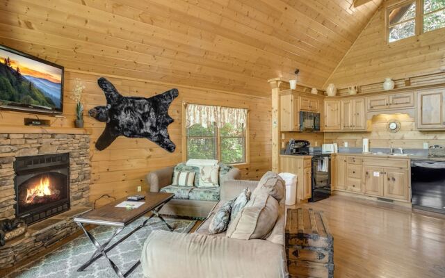 Smoky Bear Lodge by Jackson Mountain Homes