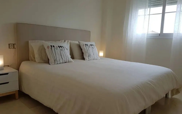 Top Floor Apt Close To Duquesa