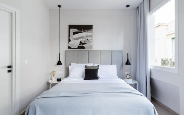 UPSTREET Luxury Apartments in Plaka