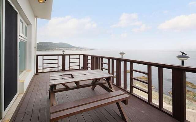 Pohang Sea Shore Pension
