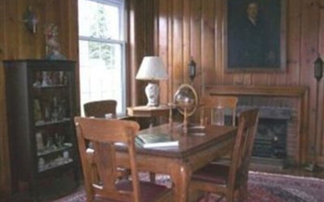 Robertshaw Country House Bed & Breakfast