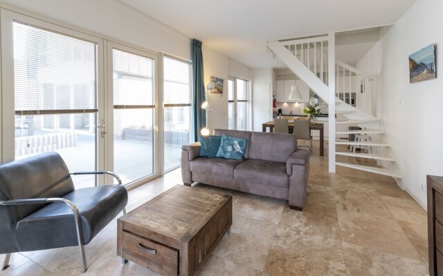 Cozy 3 Person Apartment With sea Views Flat Fish