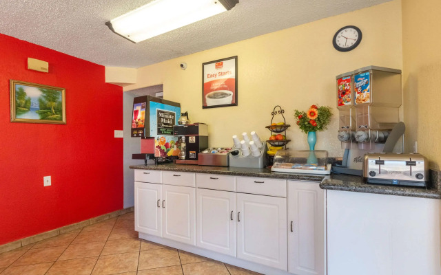 Econo Lodge San Marcos University Area