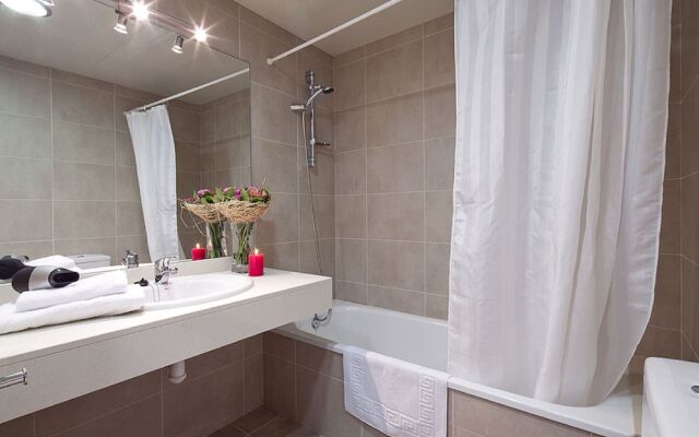 Charmsuites Nou Rambla Apartments