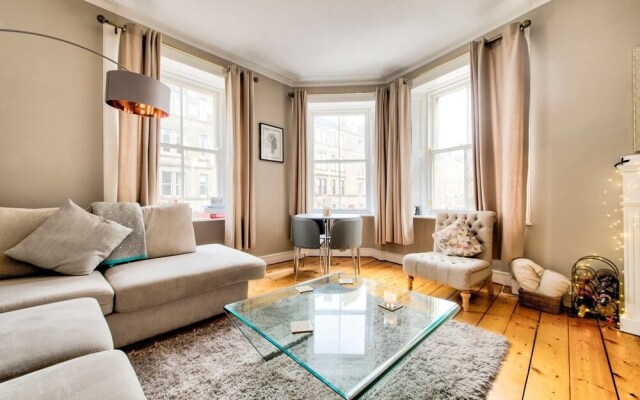 Gorgeous Modern Apartment in Canonmills