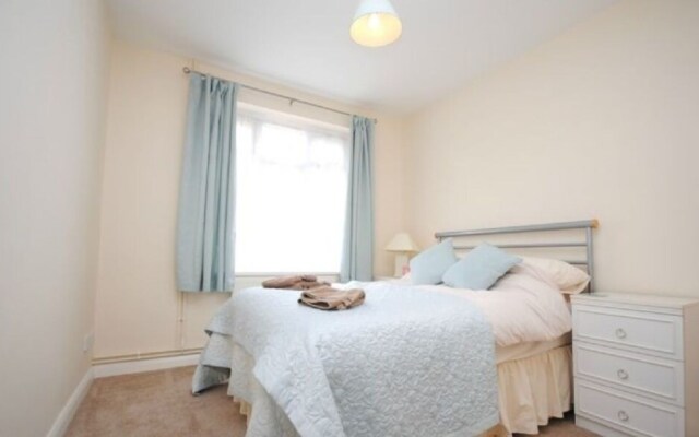 Carlton Avenue, Rose Green 413627