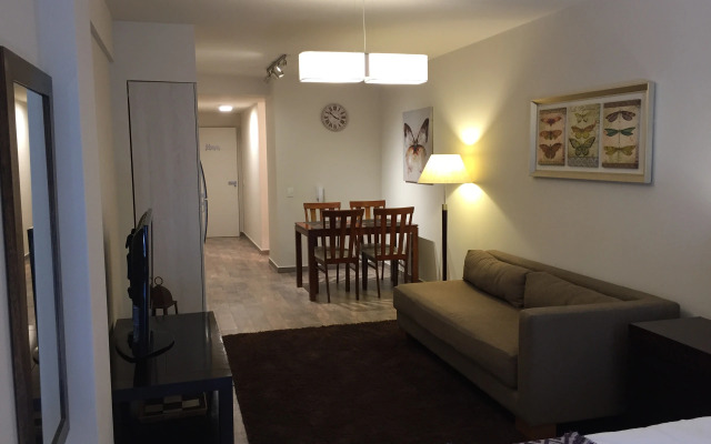 Urbana Suites & Studios 440