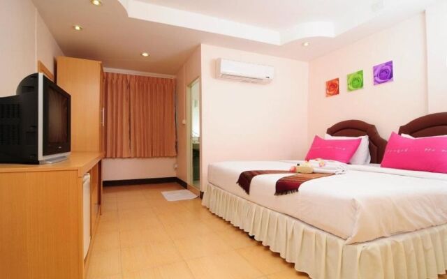 Bed by Tha-Pra Hotel and Apartment