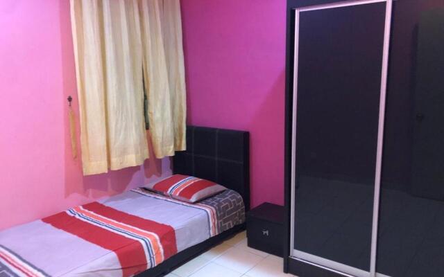 Rosalinda Homestay at Senawang