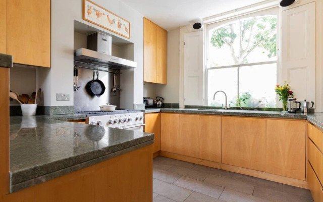 Willes Road II by Onefinestay