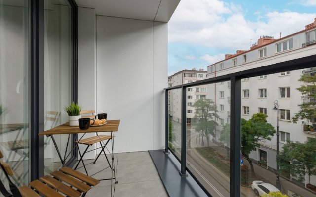 Warszawa Stalowa Apartment by Renters