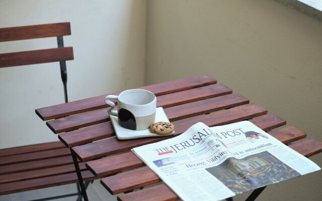 White Blossom 1BR Apt Near Dizengoff CTR