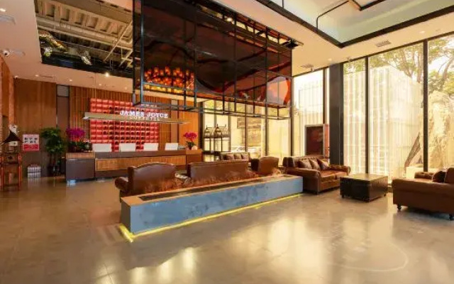 James Joyce Coffetel Hotel (Shijiazhuang North Railway Station Shizhuang Subway Station)