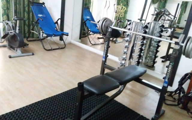 Royal Crown Hotel & Suites