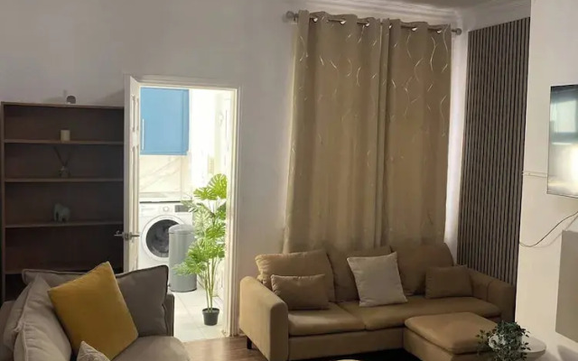 Modern Townhouse-free Parking-game Room-w-ifi