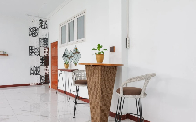 RedDoorz Syariah Plus @ Raisaespace Cianjur – Guest Rooms – Cianjur