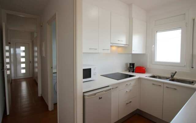 Modernised Apartment in Empuriabrava With Terrace