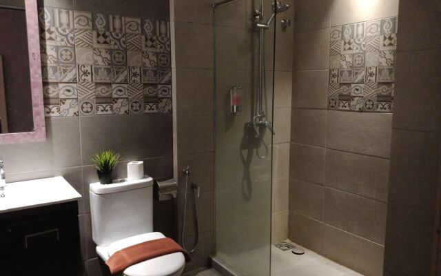 Lemon8 Hotel Apartment