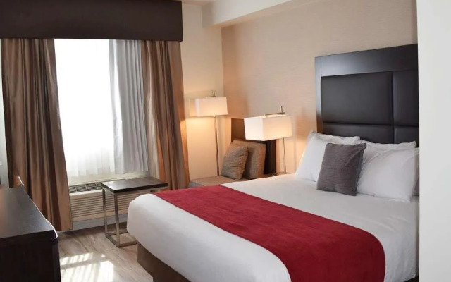 Days Inn by Wyndham 100 Mile House