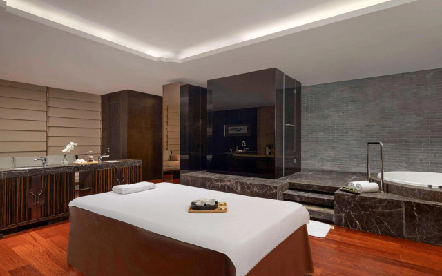Pullman Haining