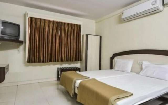 Hotel Maya Deluxe