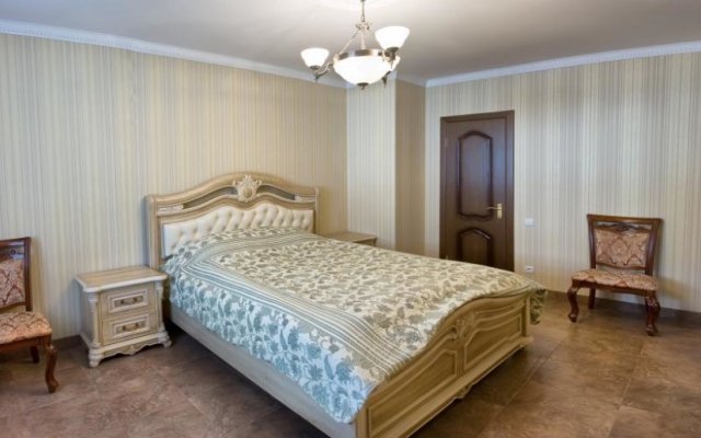 Familiya Apartments