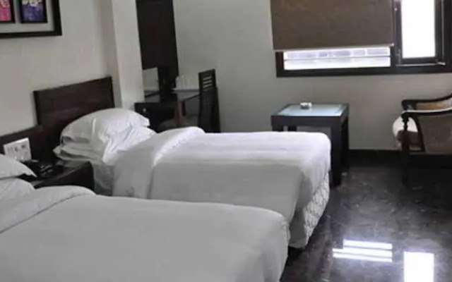 Hotel Metropolitan Karol Bagh