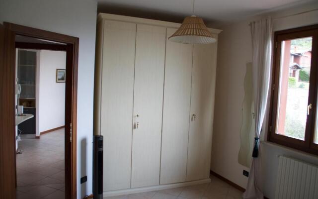 Casa Cecilia, 2 bedrooms, 1 bathroom, lake view, pool